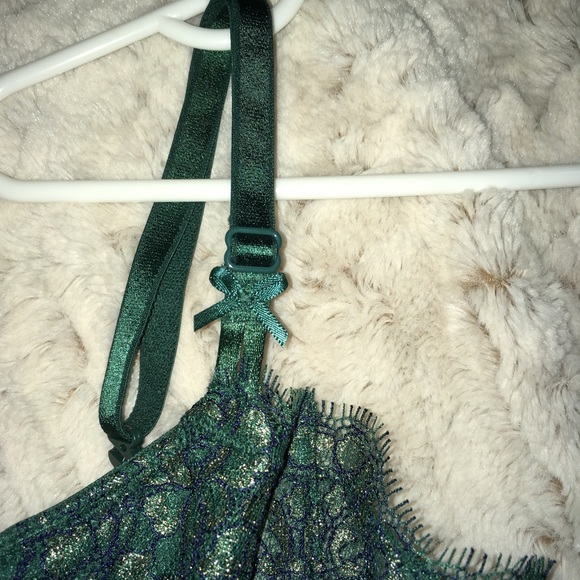 Victoria’s Secret Push Up without Padding Bra - Picture 3 of 6